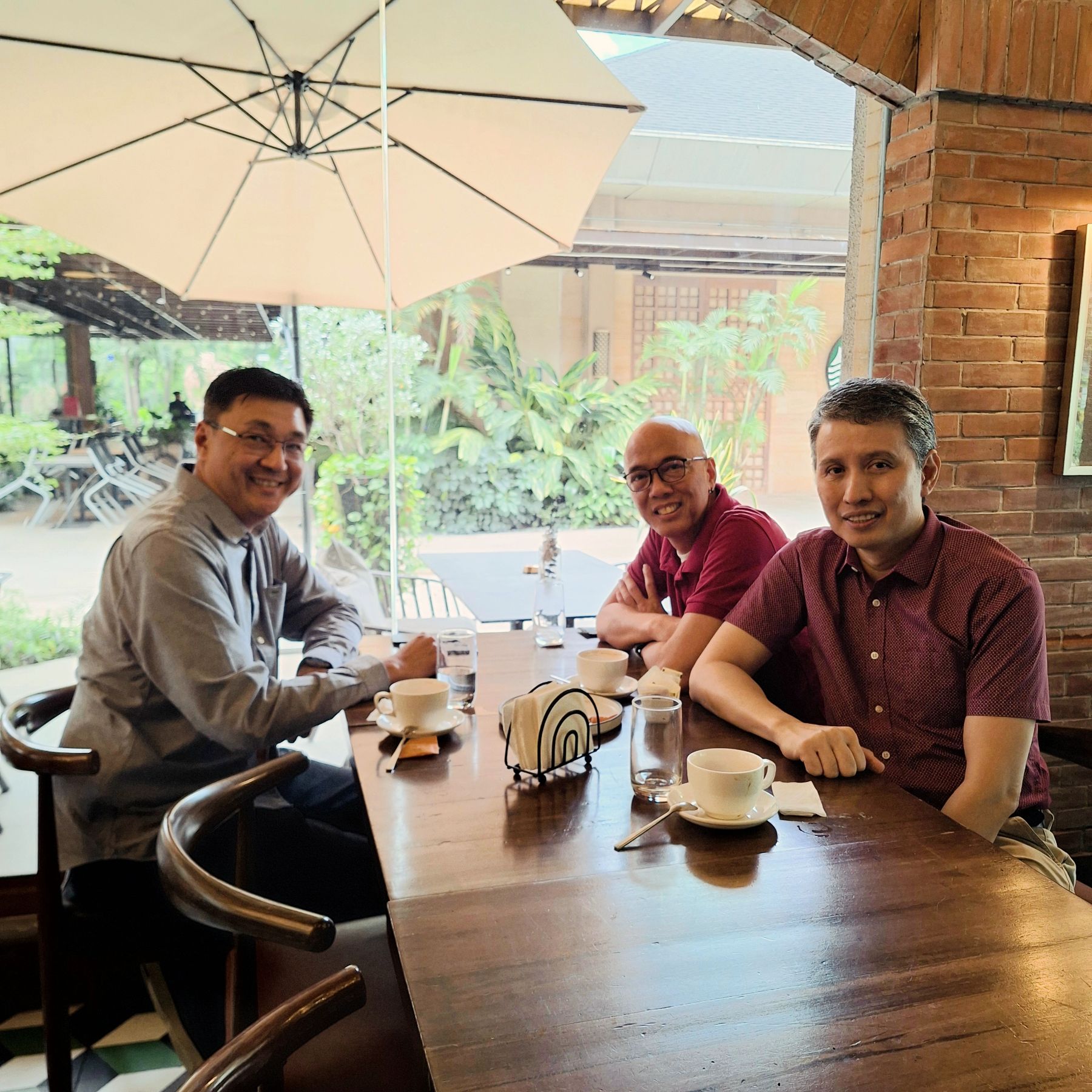 Breakfast in Manila with Rufi Parpan and a fellow businessman, February 2026